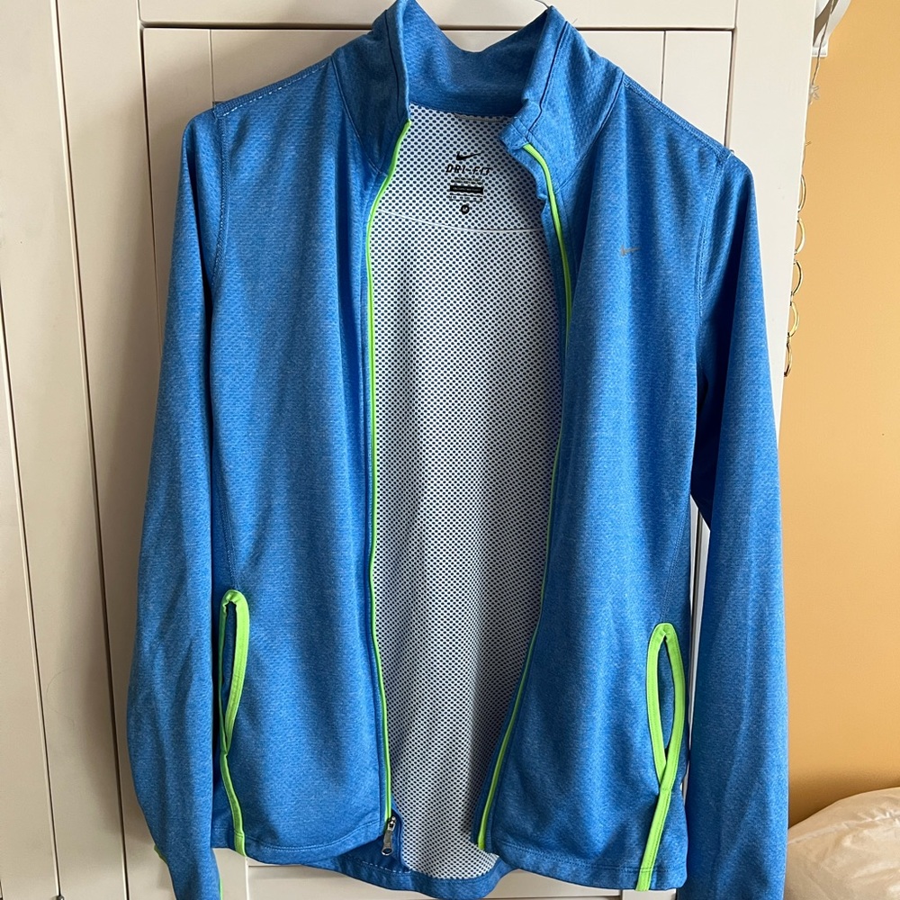 Nike dri-fit jacket